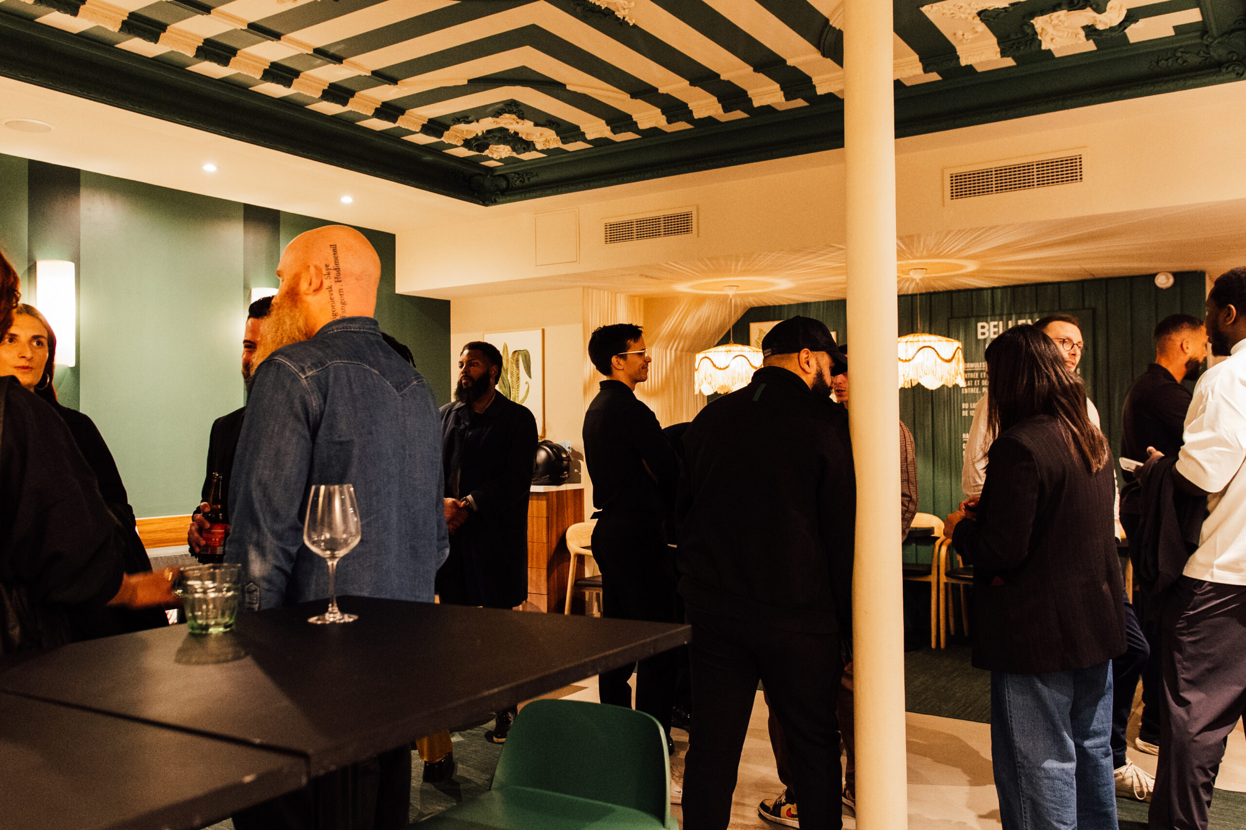 Entrepreneurs réunis lors de l'onboarding de l'Impact Accelerator dans une atmosphère conviviale